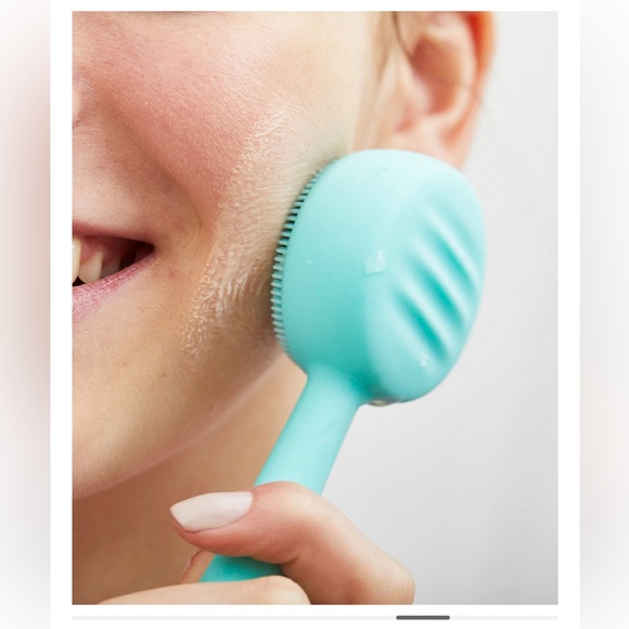 PMD Clean Smart Facial Cleansing Device - Picture 5 of 10